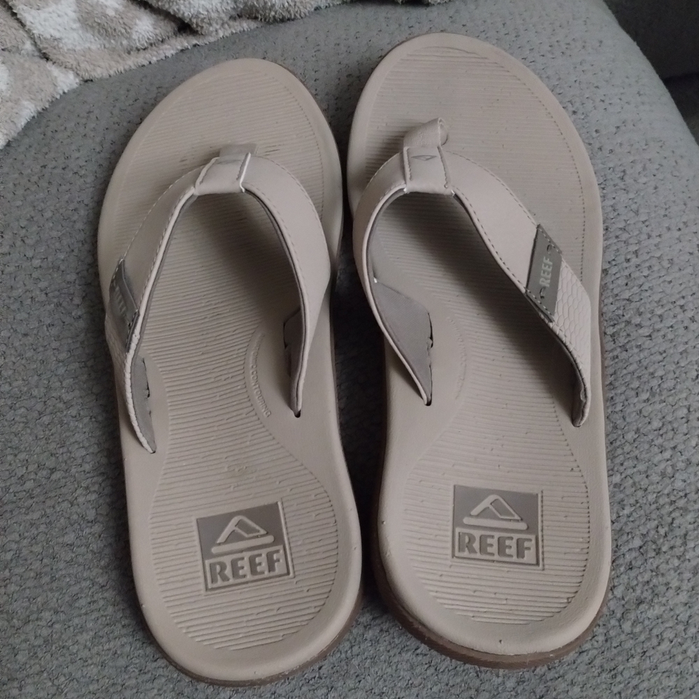 Reef Men's Beige Flip-Flops